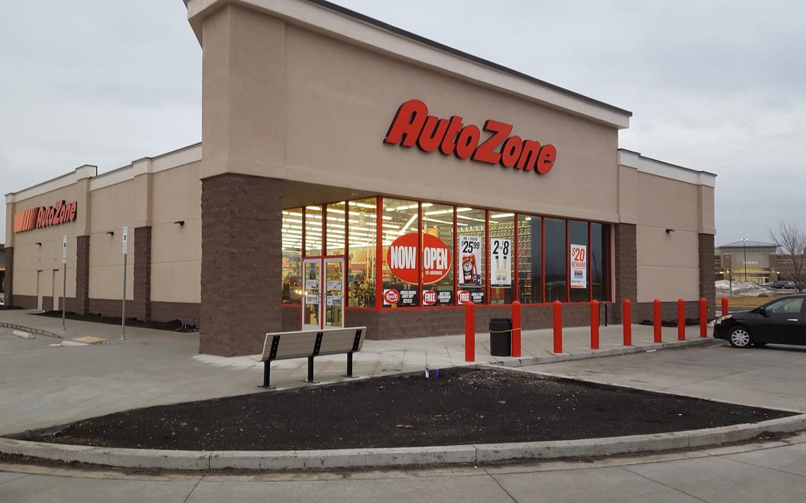 AutoZone Vs Amazon Can Warehouse Stores Still Compete With E-Commerce Giant-fig 3