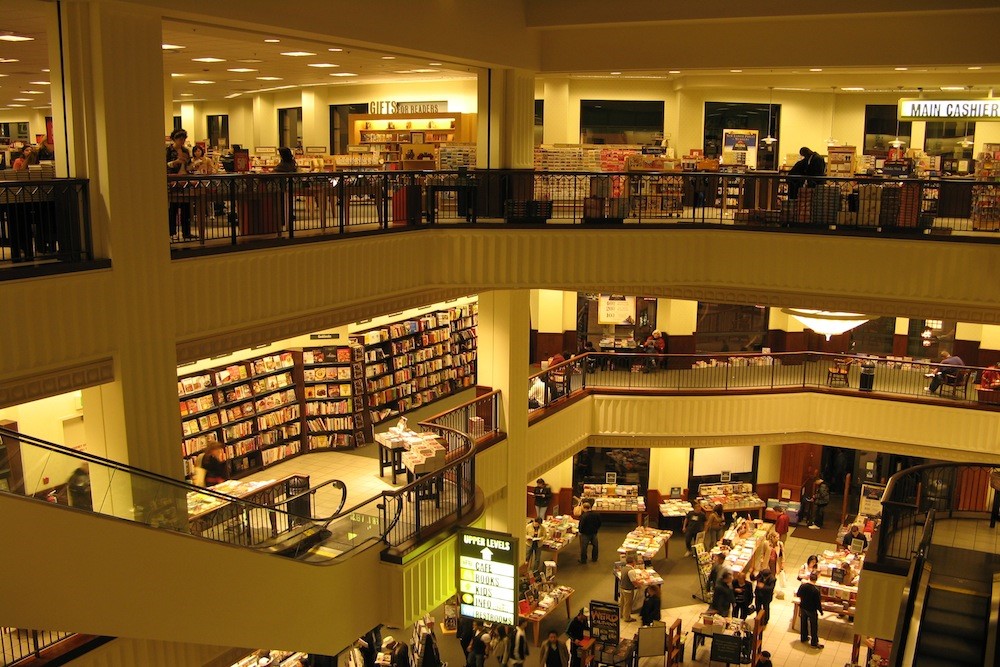 Can The Massive Bookstore Chain, Barnes & Noble, Survive In This Digital World-fig 1
